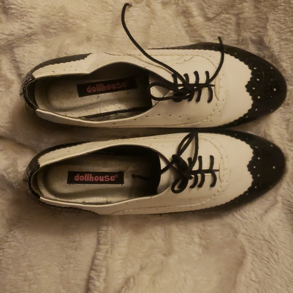 Dollhouse shoes